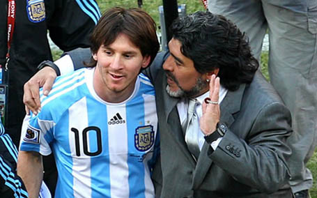 Messi bị chê không bằng đàn anh Maradona