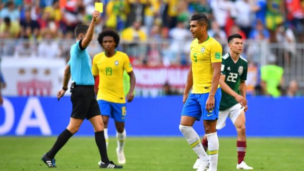 Fernandinho nắm giữ sinh mệnh của Brazil