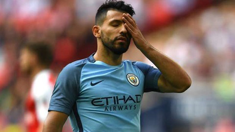 Aguero gặp chấn thương, Man City đứng ngồi không yên