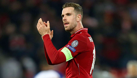 HLV Klopp tiếc nuối khi phải để Henderson chơi phòng ngự