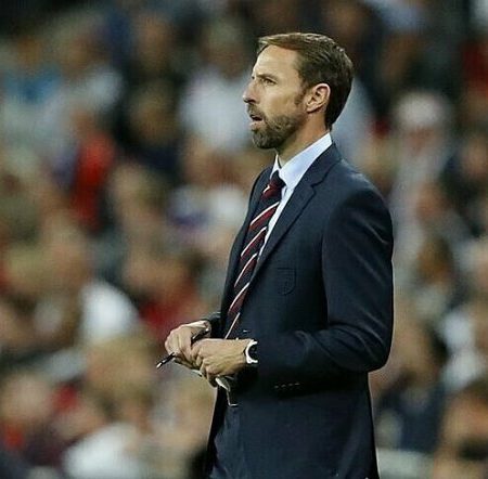 HLV tuyển Anh tiết lộ bất ngờ về ĐT Senegal