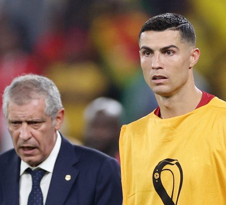 HLV Santos nói gì về kỉ lục của Ronaldo, tiết lộ điều không vui khi thắng nhọc